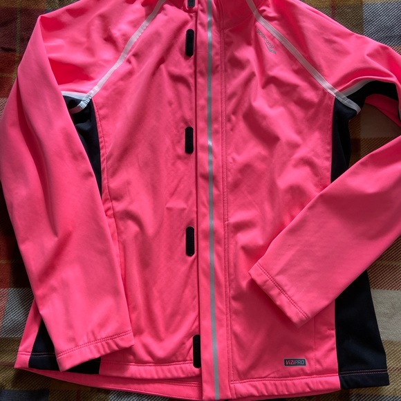 saucony running jacket